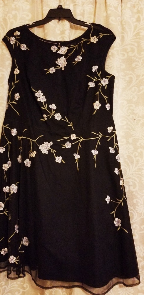 Eshakti elegant dress NWOT